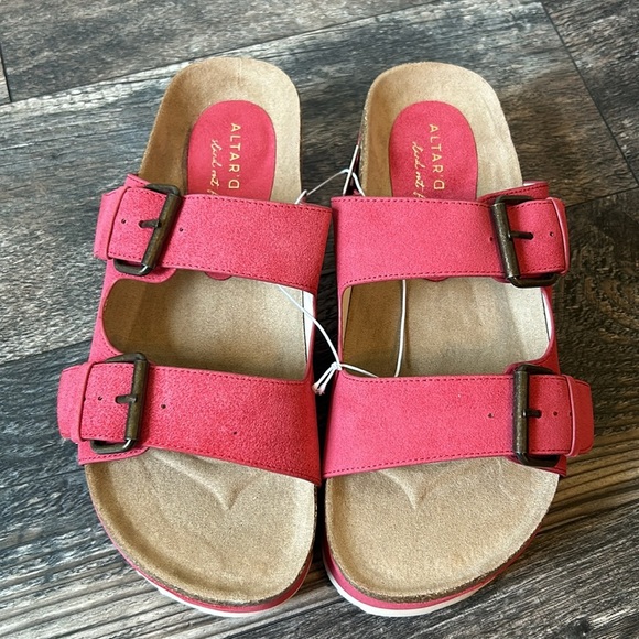 Altar'd State Serenna Platform Sandals Women's Red Size 8 Buckle Faux Suede - Picture 2 of 8